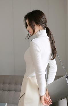 董卿一丝丝不挂裸体大乳照